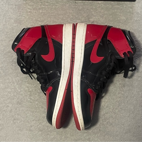 Jordan 1 Retro High OG Patent Bred size 8.5 men - Picture 4 of 16